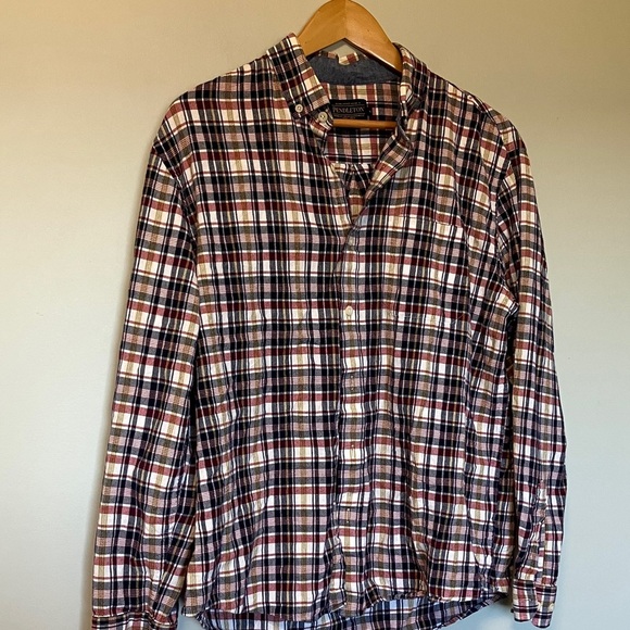Pendleton Men's Plaid Button-Down Shirt - Picture 2 of 6